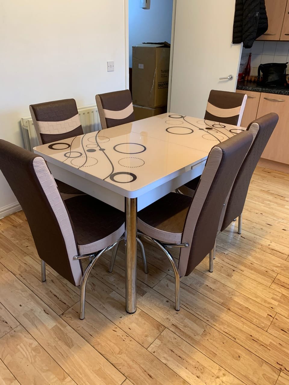 OptraGlass Extendable Table - Image 2